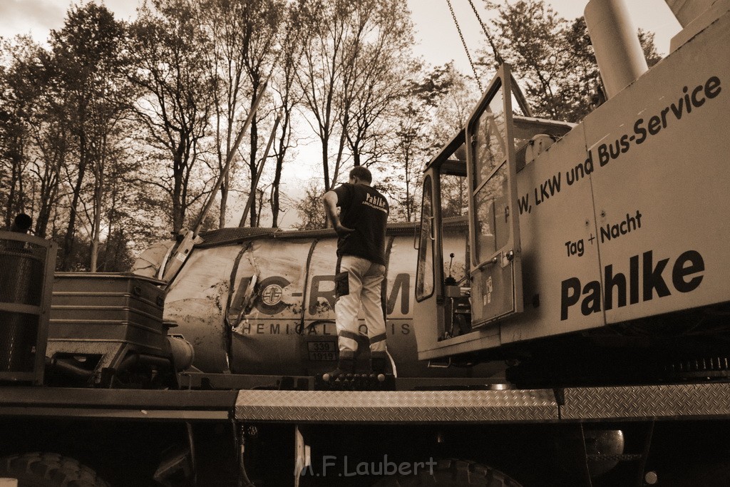 VU Gefahrgut LKW umgestuerzt A 4 Rich Koeln Hoehe AS Gummersbach P577.JPG - Miklos Laubert